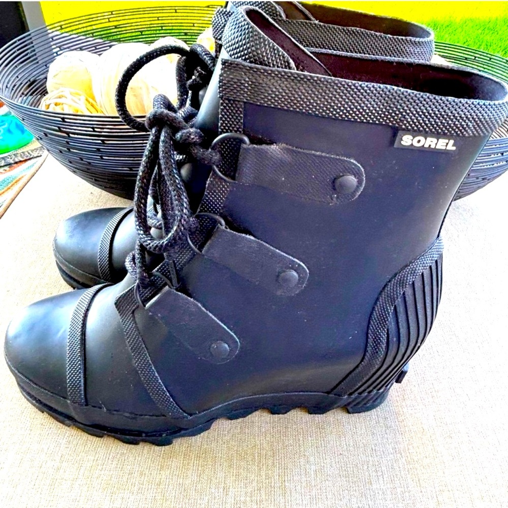 Sorel Joan Rain Wedge Waterproof Weatherproof Lace Up Rubber Boot Sz 10
